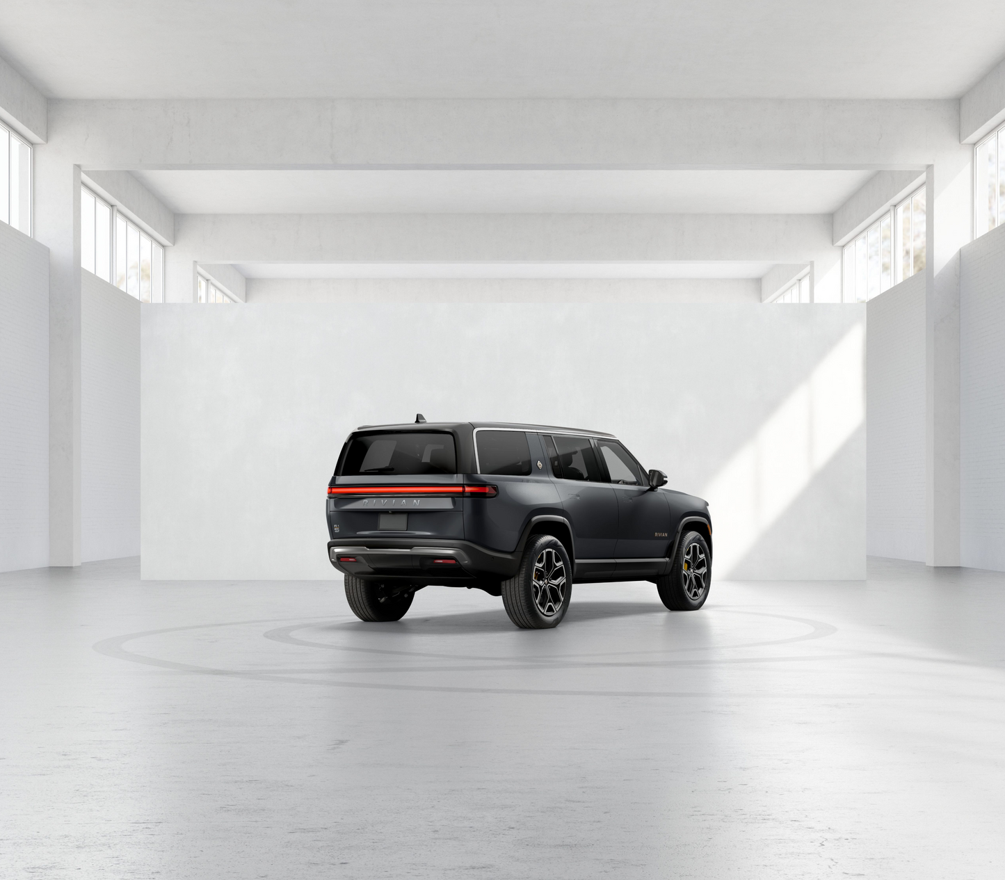 2023 Rivian R1S - 184 miles - $80,600
