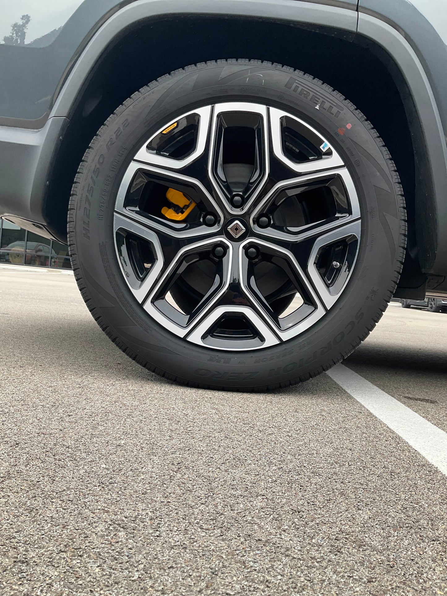 2023 Rivian R1S - 184 miles - $80,600