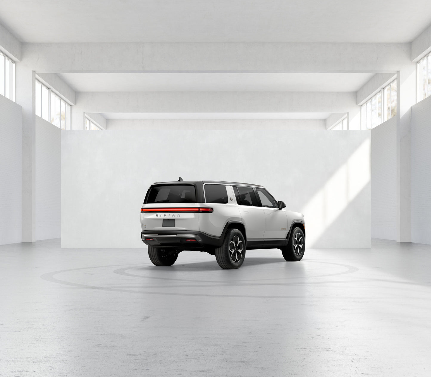 2023 Rivian R1S - 129 miles - $78,200