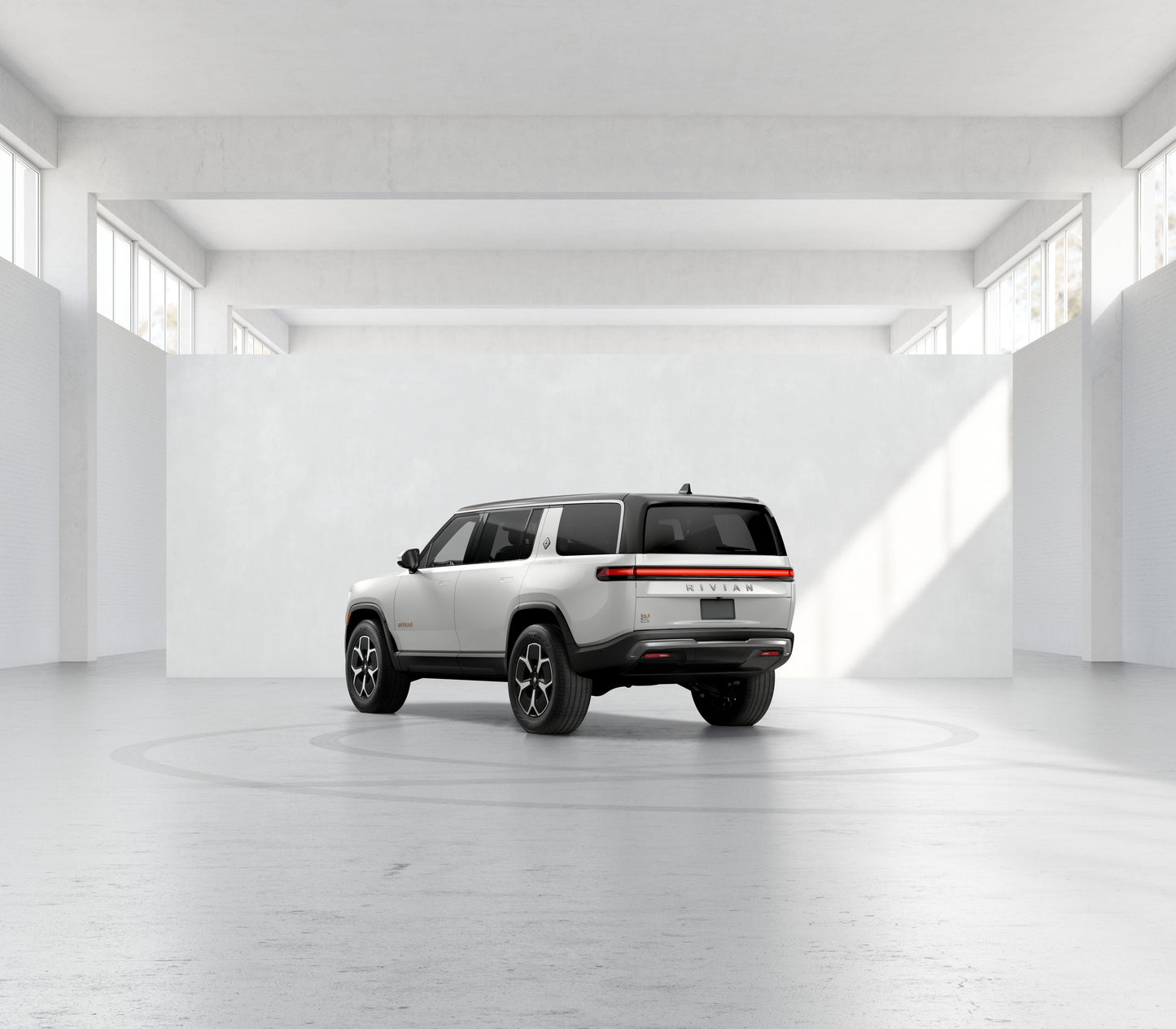 2023 Rivian R1S - 129 miles - $78,200