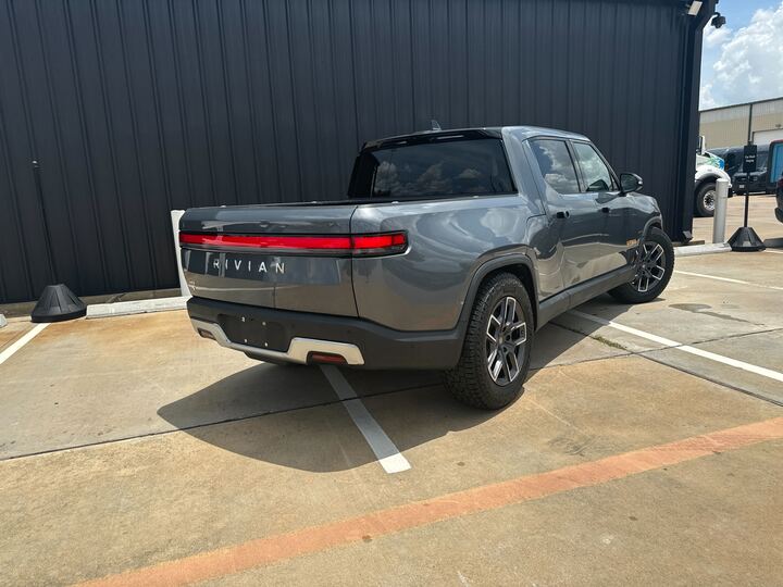 2022 Rivian R1T - 209 miles - $67,700